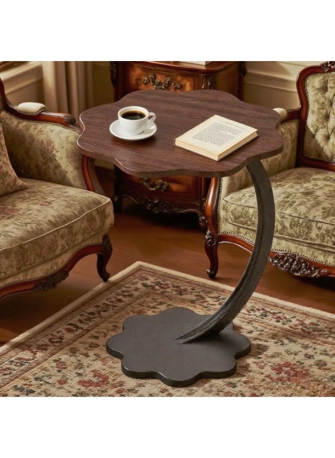 NAMA A modern rose-shaped side table with an elegant round top and sturdy metal legs = chic style - Image 1